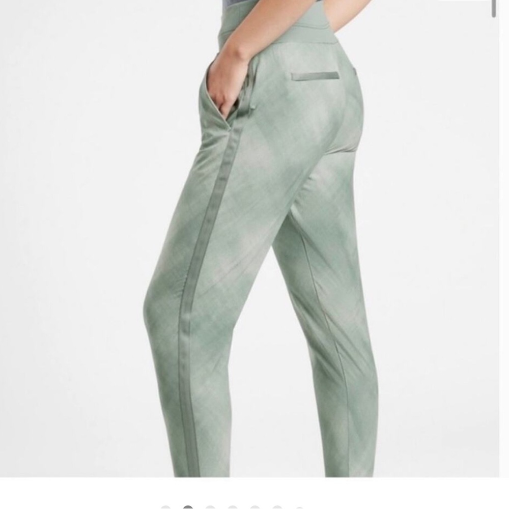 Athleta Nolita slim tapered ankle pants in a green and white  pattern